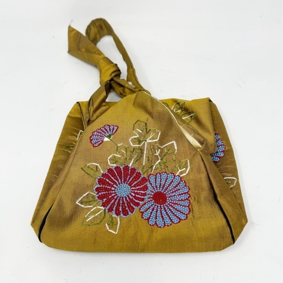 Vintage Green Satin Embroidered Asian Theme Triangle 3D Purse Bag Satchel Lined - Picture 2 of 7